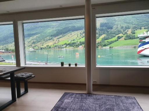Moderne Panoramaleilighet 3-Roms I Olden Extérieur photo